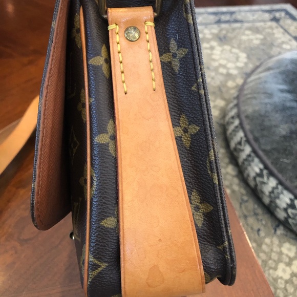 Authentic vintage LOUIS VUITTON Monogram Canvas Cartouchierre MM Shoulder Bag - Picture 3 of 14